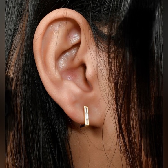 AQUA 18K GOLD OVER STERLING SILVER WITH CUBIC ZIRCONIA STONES CARTRIDGE HUGGIE - Picture 2 of 8